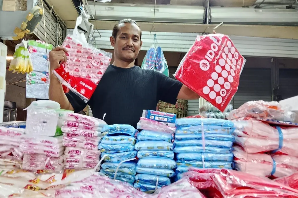 Kenaikan Harga Plastik Membebani Pelaku UMKM di Tengah Gejolak Global Kenaikan Harga Plastik Membebani Pelaku UMKM di Tengah Gejolak Global